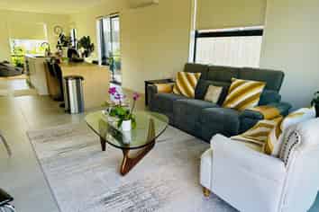 54 Waituarua Drive, Takanini