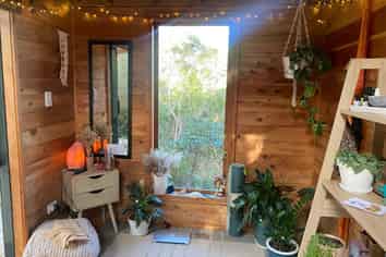 Kutir Cabin/122 Lone Kauri Road, Karekare