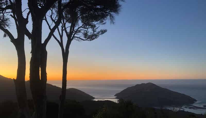 194 Cable Bay Road, Hira