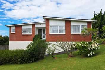 18 Shanaway Rise, Hillcrest