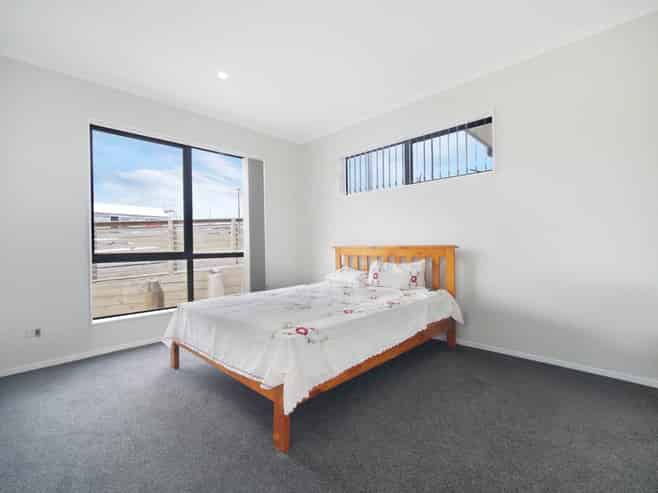 16 Nola Avenue, Glenbrook