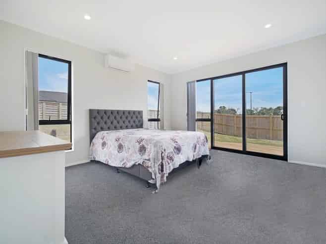 16 Nola Avenue, Glenbrook