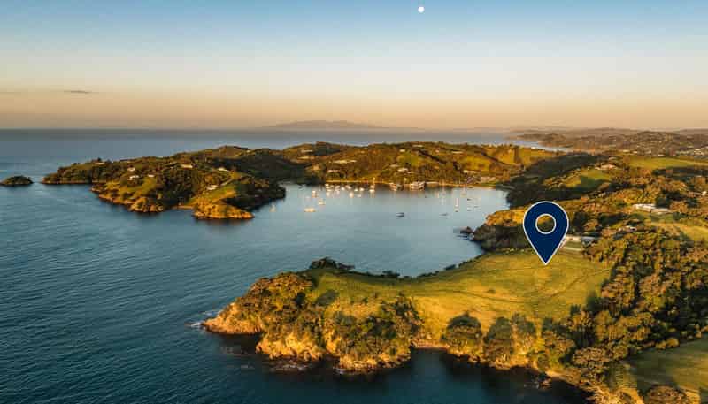 169 Nick Johnstone Drive, Waiheke Island