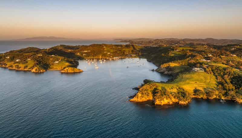 169 Nick Johnstone Drive, Waiheke Island