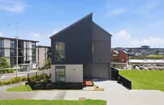 2 Kiokio Street, Long Bay