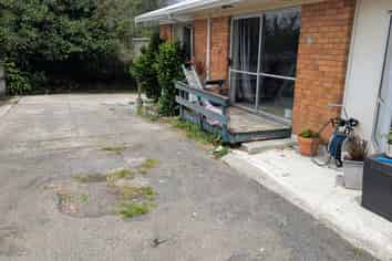 15B Mountain Road, Western Heights