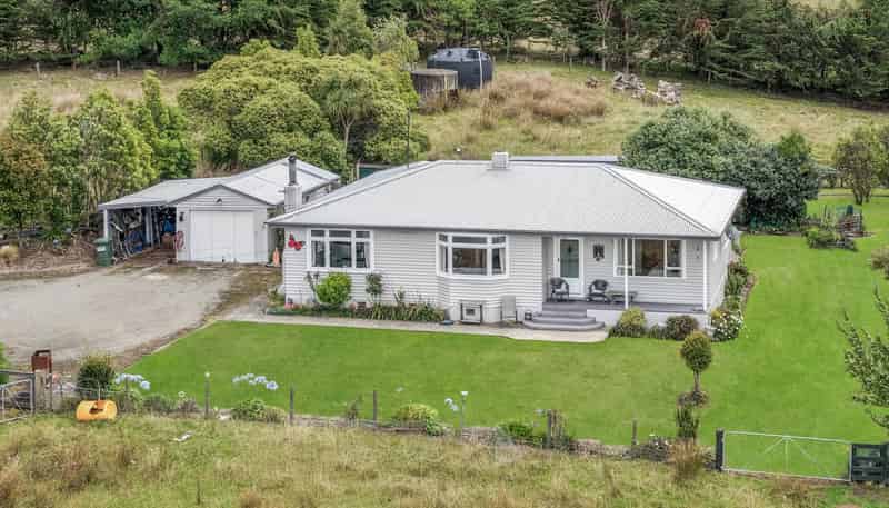 711 Blackhead Road, Porangahau