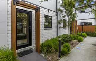 5/4 Johnston Grove, Taita