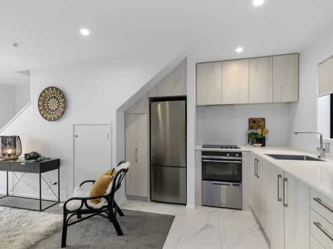 5/4 Johnston Grove, Taita