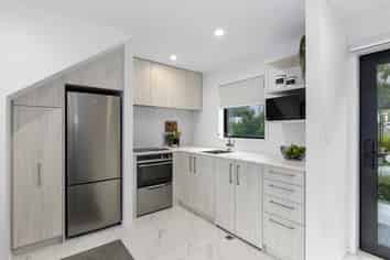 5/4 Johnston Grove, Taita