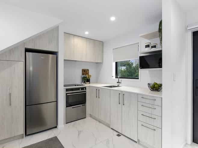 5/4 Johnston Grove, Taita
