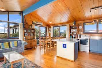 2A Marine Parade, OTAKI BEACH