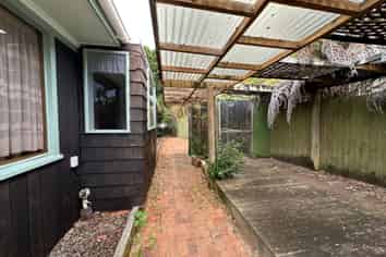 8 Hartley Terrace, Massey