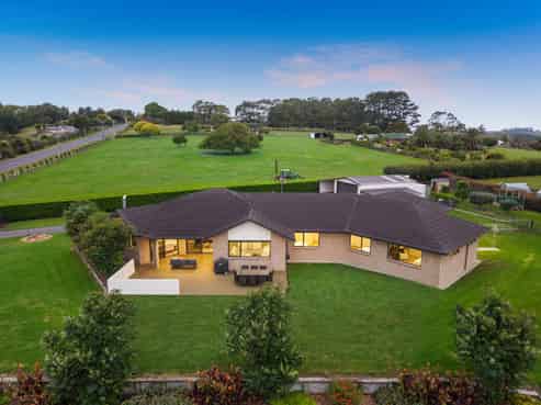 194 Logan Road, Buckland