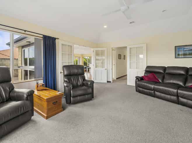 21 Kotuku Drive, Paraparaumu Beach