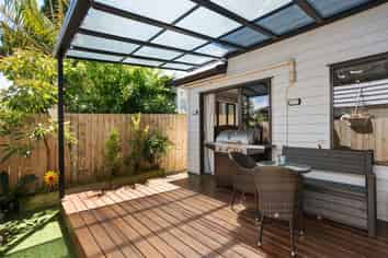 9B Kingdale Road, Henderson