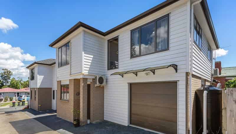 9B Kingdale Road, Henderson