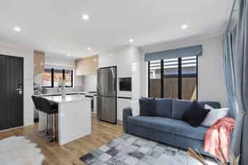 9B Kingdale Road, Henderson