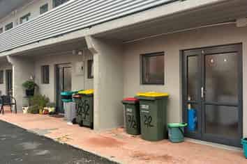 2/2 Hammond Street, Hamilton Central