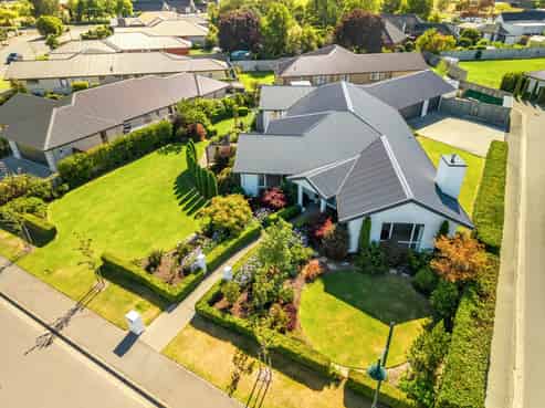 11 Charlesworth Drive, Allenton