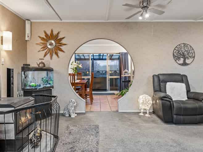 16 Ribblesdale Road, Henderson