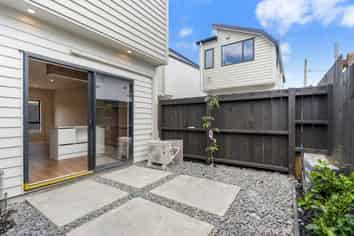 1/59 Godley Road, Green Bay