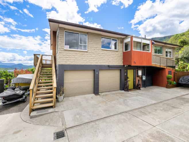 32 Moana View Road, Waikawa