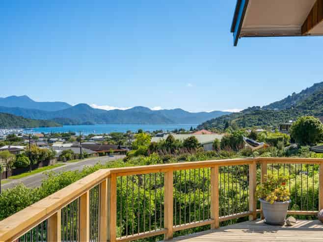 32 Moana View Road, Waikawa