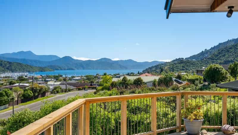 32 Moana View Road, Waikawa