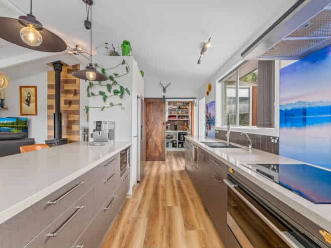 32 Moana View Road, Waikawa