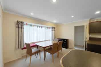 195a College Street, West End