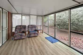 195a College Street, West End