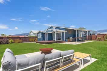 10 Orowaiti Road, Westport