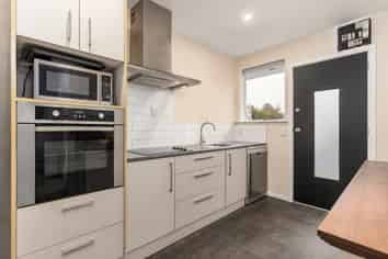 4/16 Holly Road , Merivale