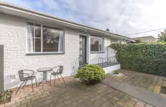 4/16 Holly Road , Merivale