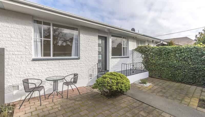 4/16 Holly Road , Merivale