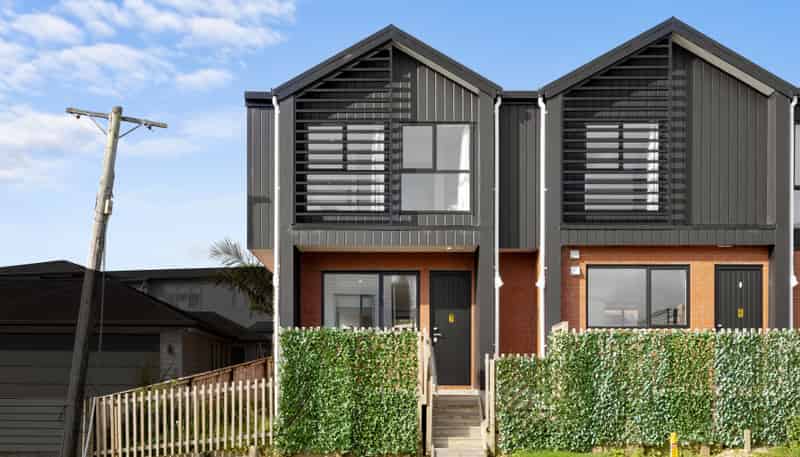 7/233 Great North Road, Henderson