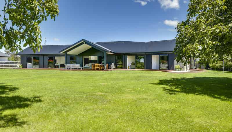 252 Meeanee Road, Meeanee