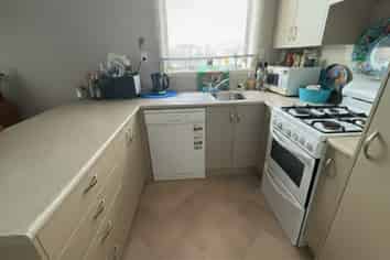 1/373 Main North Road, Redwood