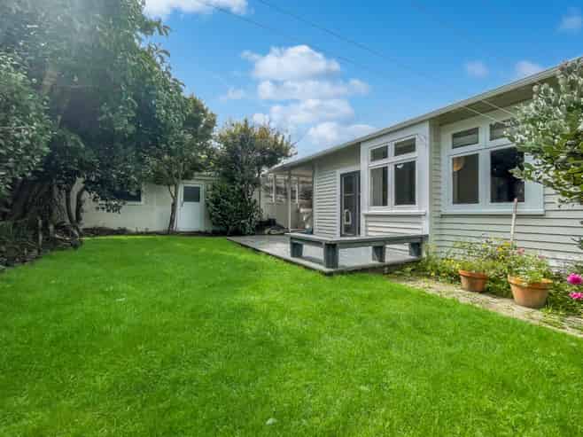 25 Chamberlain Road, Karori