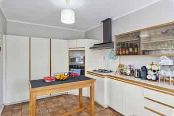 16 Eatwell Avenue, Paraparaumu Beach