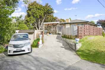 16 Eatwell Avenue, Paraparaumu Beach