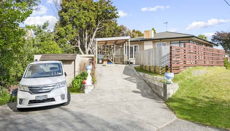 16 Eatwell Avenue, Paraparaumu Beach