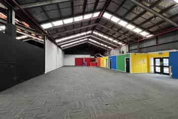 Well appointed workshop with multiple bays