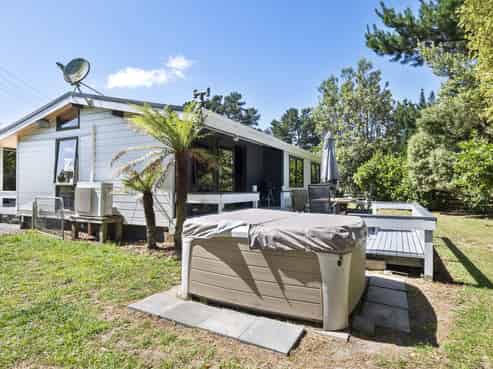 118 Green Road, Awahuri