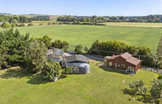 118 Green Road, Awahuri