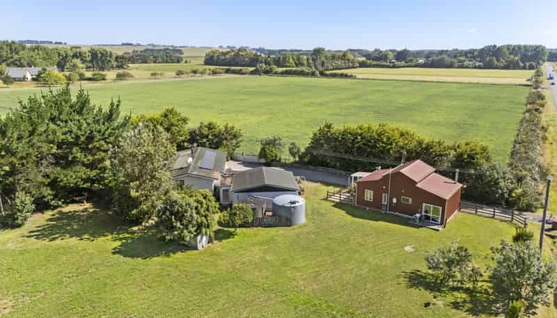 118 Green Road, Awahuri