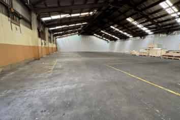 Clear span warehouse in Port Domain