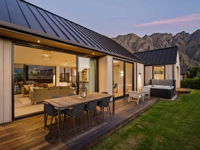 1 Torridon Court, Jacks Point