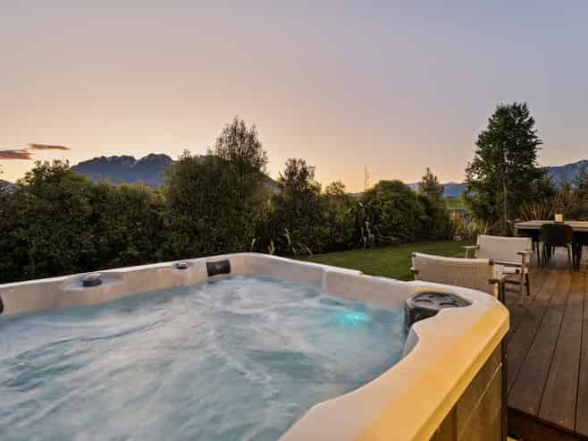 1 Torridon Court, Jacks Point